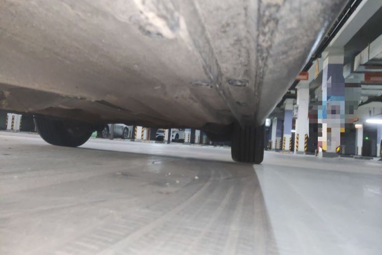 Used Volkswagen Lavida 2011 1.6L Automatic Premium Edition Chassis Front Left