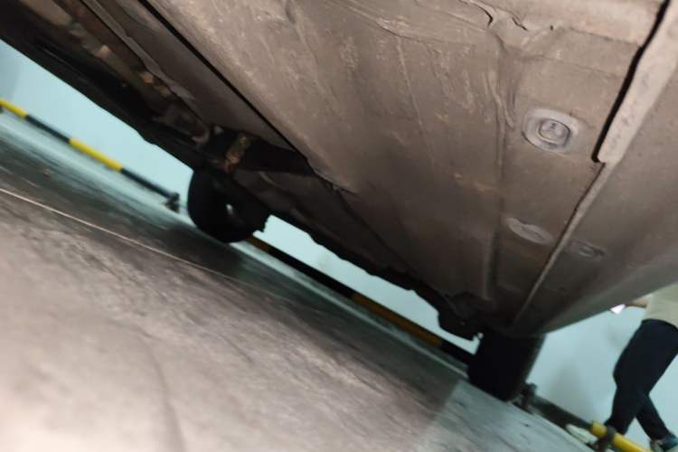 Used Volkswagen Lavida 2011 1.6L Automatic PinYou Edition Chassis Front Left