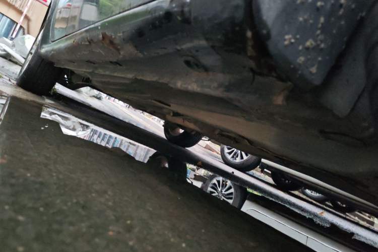 Used Volkswagen Lavida 2011 1.6L Automatic Premium Edition Chassis Front Right