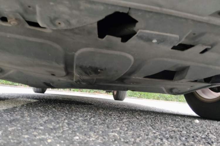 Used Volkswagen Lavida 2011 1.6L Automatic PinYou Edition Chassis Front