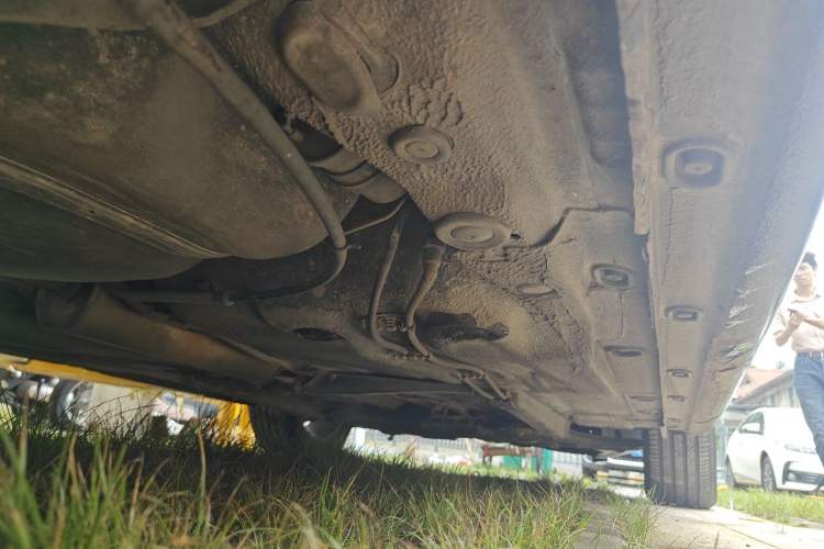 Used Volkswagen Lavida 2011 1.6L Automatic Premium Edition Chassis Rear Right