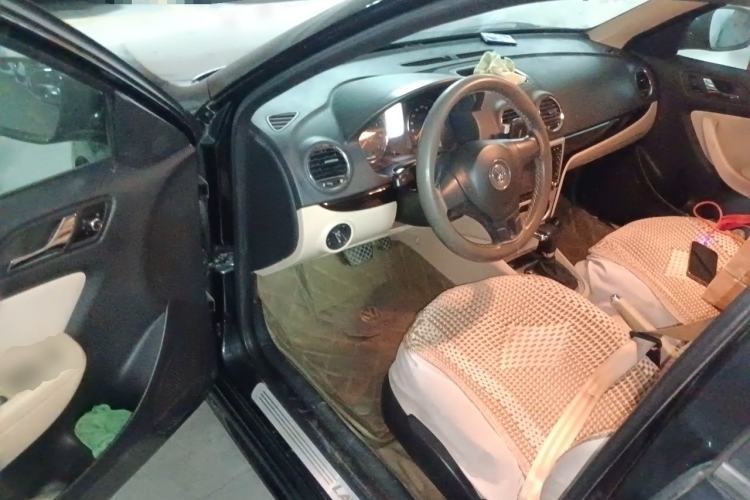Used Volkswagen Lavida 2011 1.6L Automatic Premium Edition Driver Seat