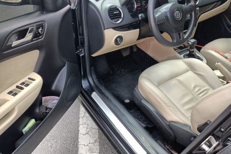 Used Volkswagen Lavida 2011 1.6L Automatic Premium Edition Driver Seat