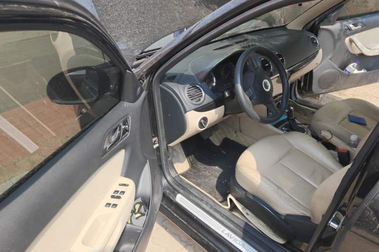 Used Volkswagen Lavida 2011 1.4 TSI DSG Prestige Edition Driver Seat