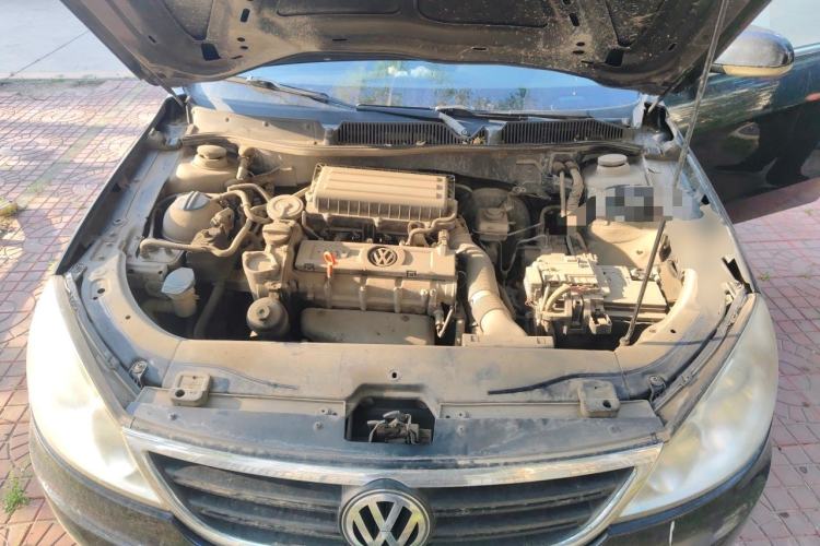 Used Volkswagen Lavida 2011 1.6L Automatic PinYou Edition Engine Bay