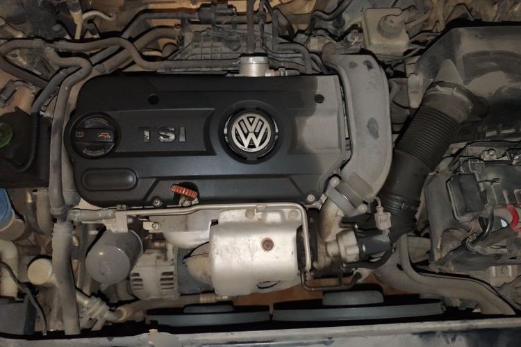 Used Volkswagen Lavida 2011 1.4 TSI Manual Prestige Edition Engine Bay
