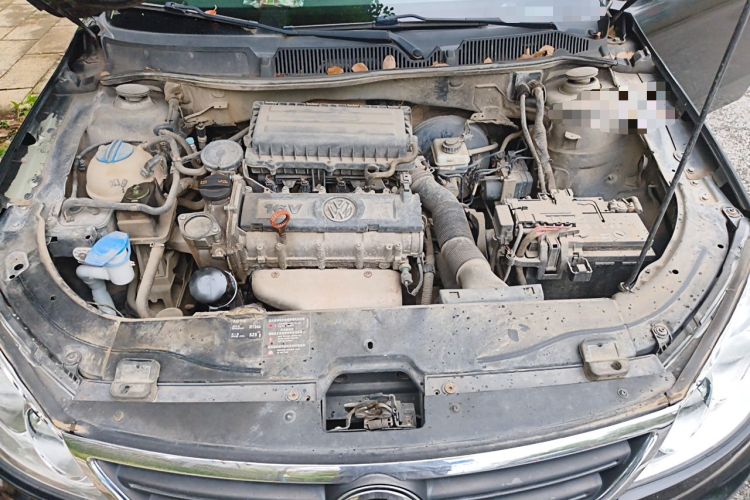 Used Volkswagen Lavida 2011 1.6L Manual Joy Version Engine Bay