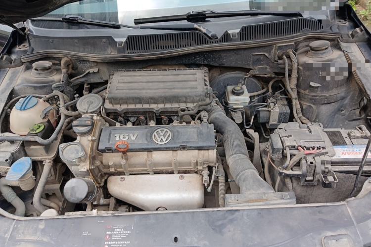 Used Volkswagen Lavida 2011 1.6L Manual - Premium Edition Engine Bay