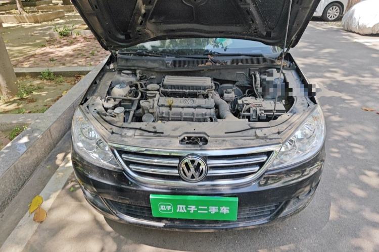 Used Volkswagen Lavida 2011 1.6L Automatic PinYou Edition Engine Bay