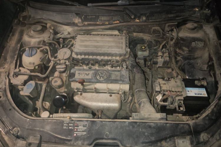 Used Volkswagen Lavida 2011 1.6L Manual Joy Version Engine Bay