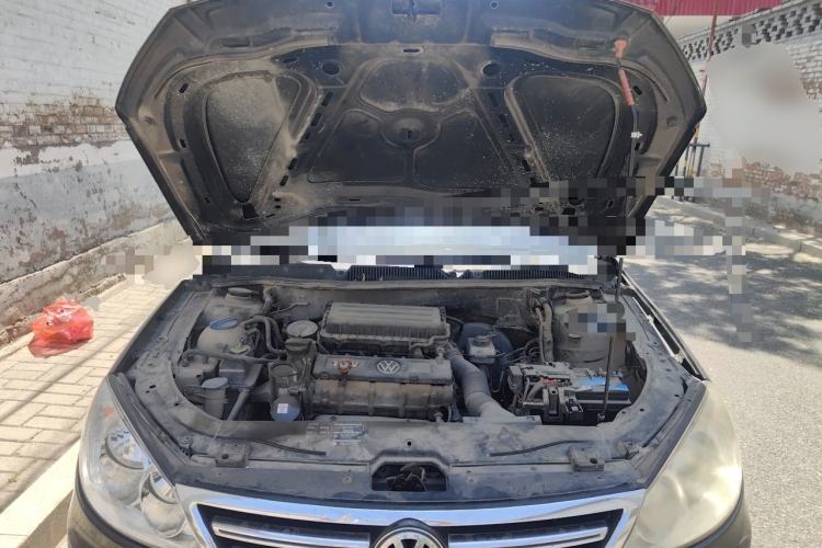 Used Volkswagen Lavida 2011 1.6L Automatic Premium Edition Engine Bay