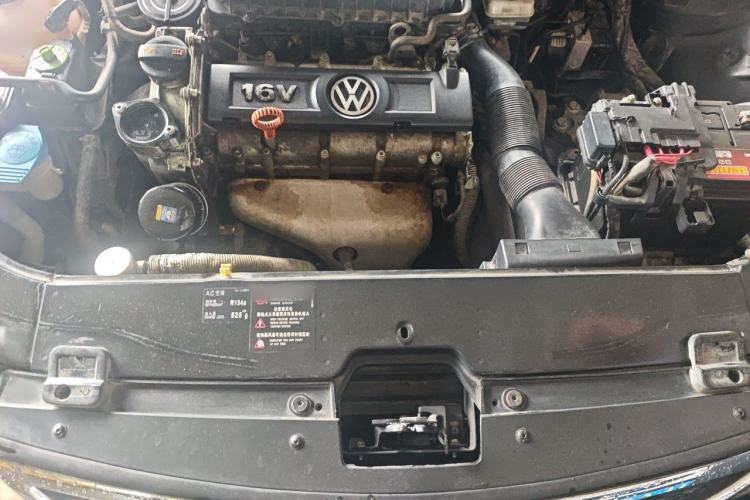 Used Volkswagen Lavida 2011 1.6L Manual Joy Version Engine Bay