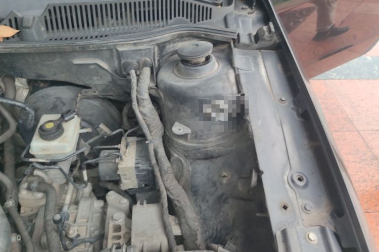 Used Volkswagen Lavida 2011 1.6L Automatic Pinxuan Edition Engine Bay Left