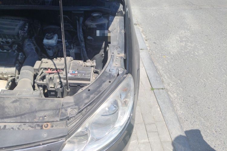Used Volkswagen Lavida 2011 1.6L Automatic PinYou Edition Engine Bay Left