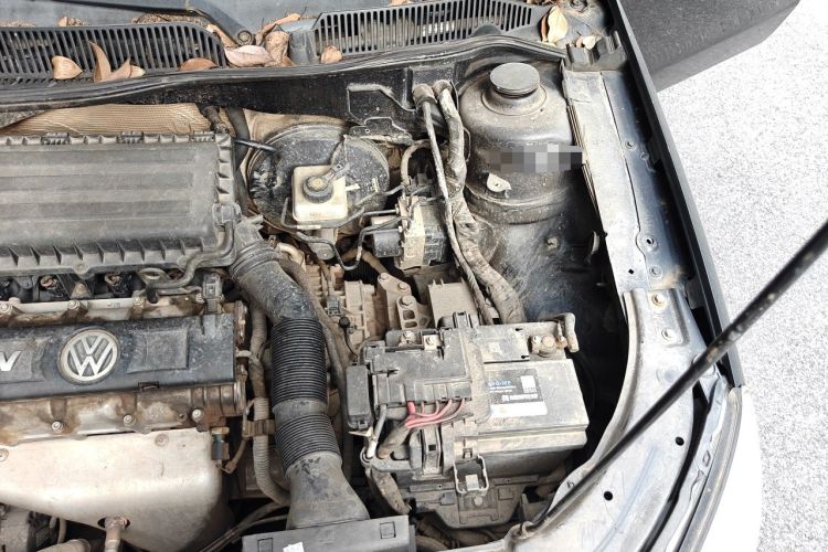 Used Volkswagen Lavida 2011 1.6L Automatic Pinxuan Edition Engine Bay Left