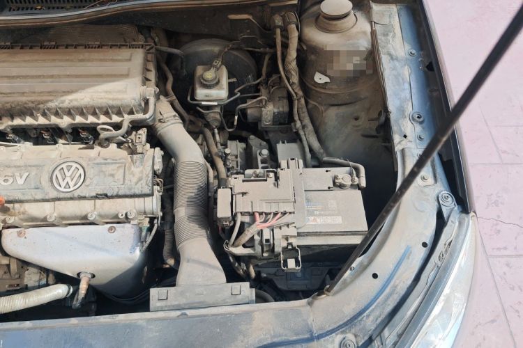 Used Volkswagen Lavida 2011 1.6L Automatic PinYou Edition Engine Bay Left