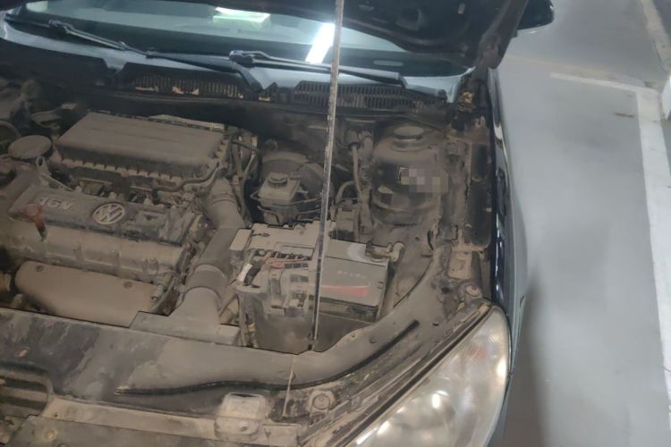 Used Volkswagen Lavida 2011 1.6L Automatic Premium Edition Engine Bay Left