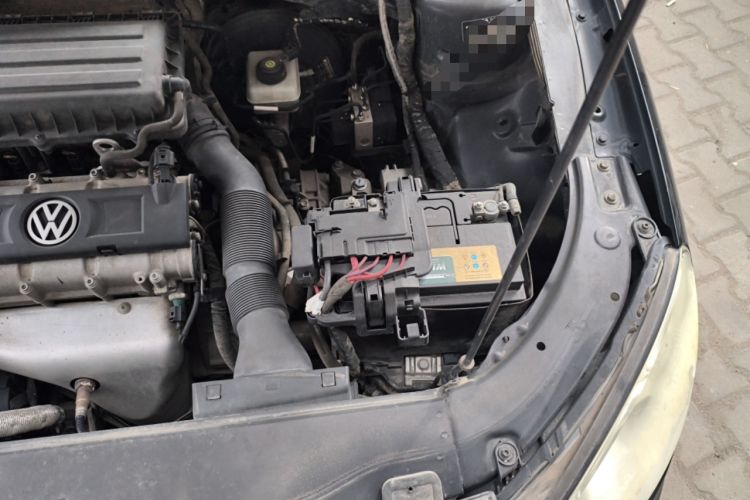 Used Volkswagen Lavida 2011 1.6L Automatic PinYou Edition Engine Bay Left