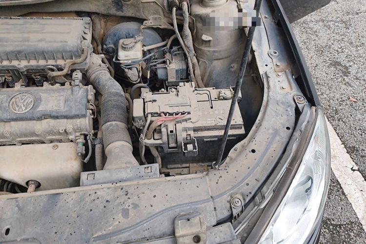 Used Volkswagen Lavida 2011 1.6L Manual Joy Version Engine Bay Left