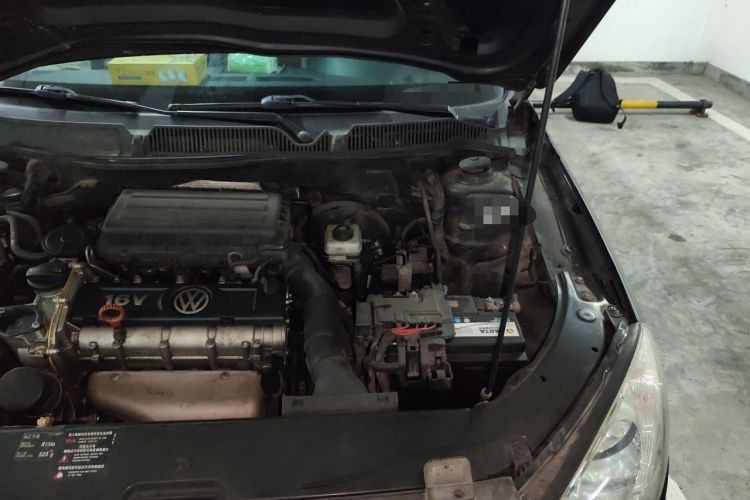 Used Volkswagen Lavida 2011 1.6L Automatic PinYou Edition Engine Bay Left