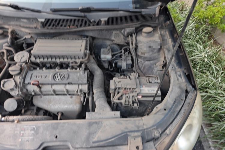 Used Volkswagen Lavida 2011 1.6L Manual Joy Version Engine Bay Left