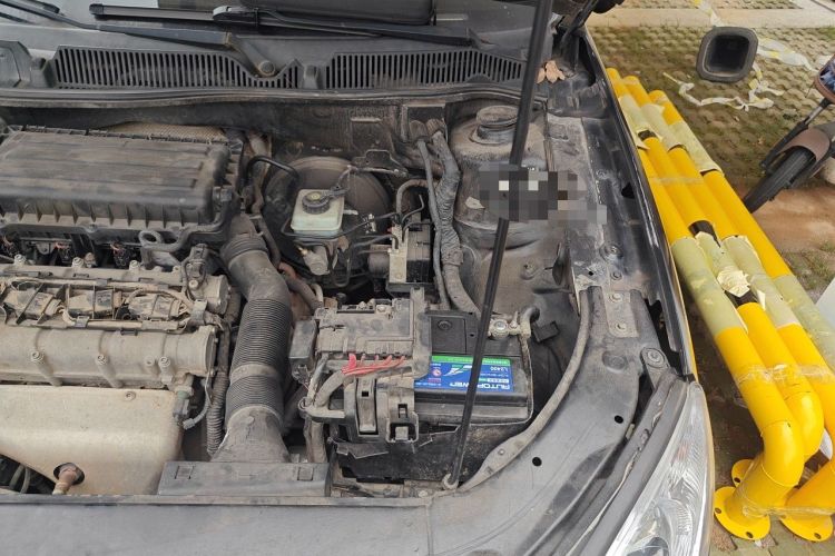 Used Volkswagen Lavida 2011 1.6L Automatic Premium Edition Engine Bay Left