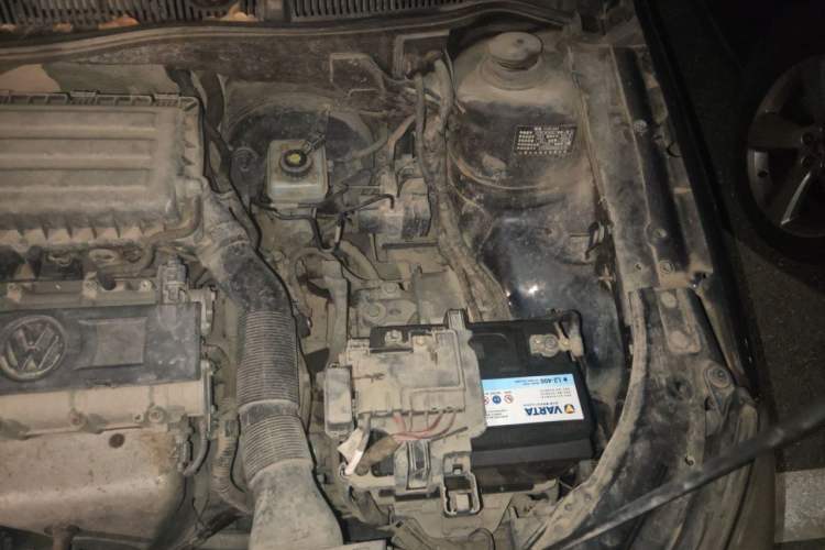 Used Volkswagen Lavida 2011 1.6L Manual Joy Version Engine Bay Left