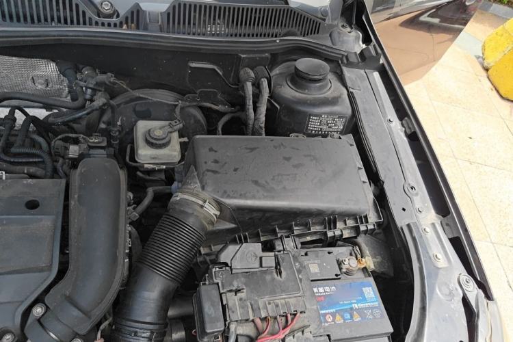 Used Volkswagen Lavida 2011 1.4 TSI DSG Prestige Edition Engine Bay Left