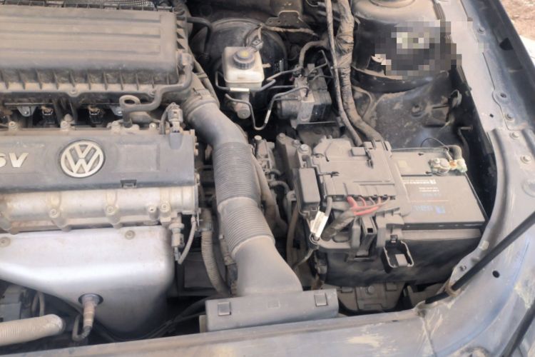 Used Volkswagen Lavida 2011 1.6L Automatic PinYou Edition Engine Bay Left
