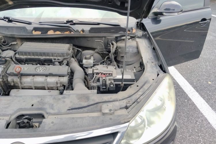 Used Volkswagen Lavida 2011 1.6L Automatic PinYou Edition Engine Bay Left