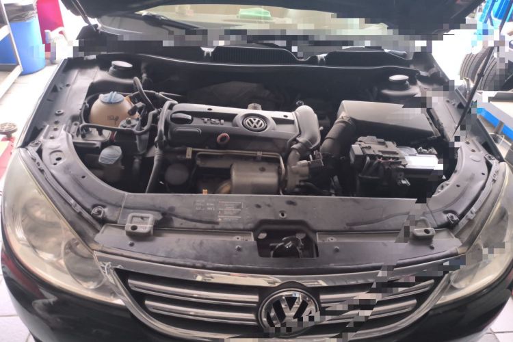 Used Volkswagen Lavida 2011 1.4 TSI Manual Prestige Edition Engine Bay
