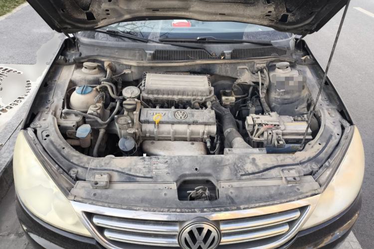 Used Volkswagen Lavida 2011 1.6L Manual - Premium Edition Engine Bay