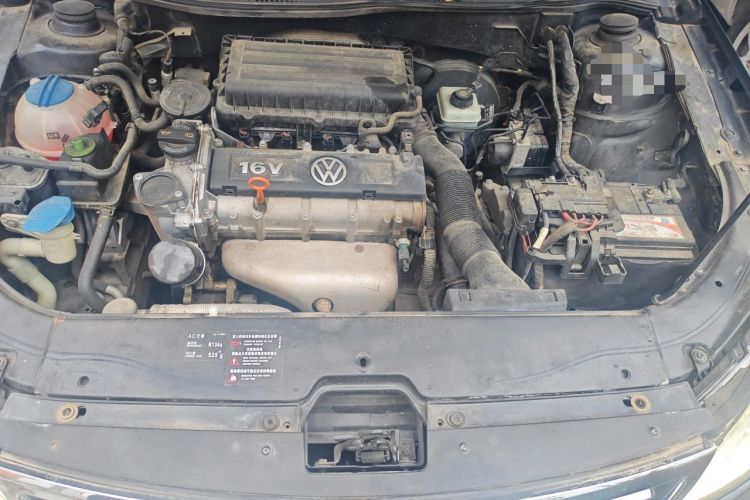 Used Volkswagen Lavida 2011 1.6L Automatic Premium Edition Engine Bay