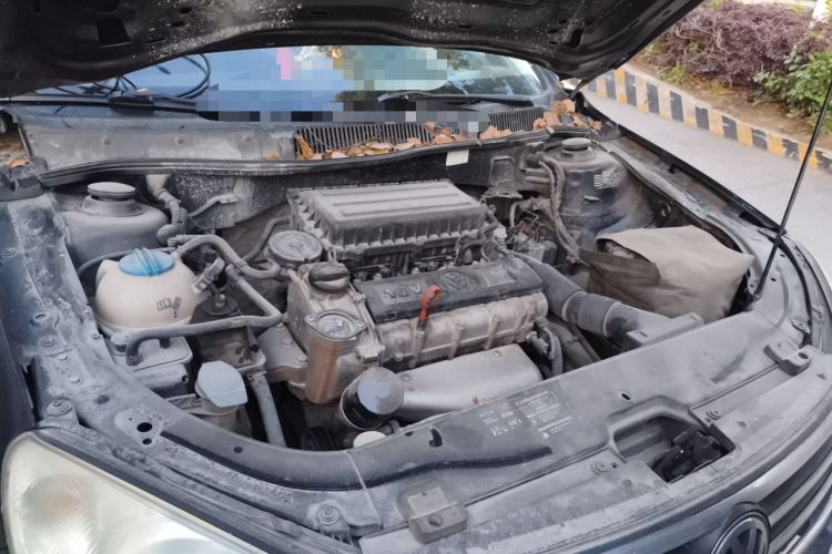 Used Volkswagen Lavida 2011 1.6L Manual Joy Version Engine Bay