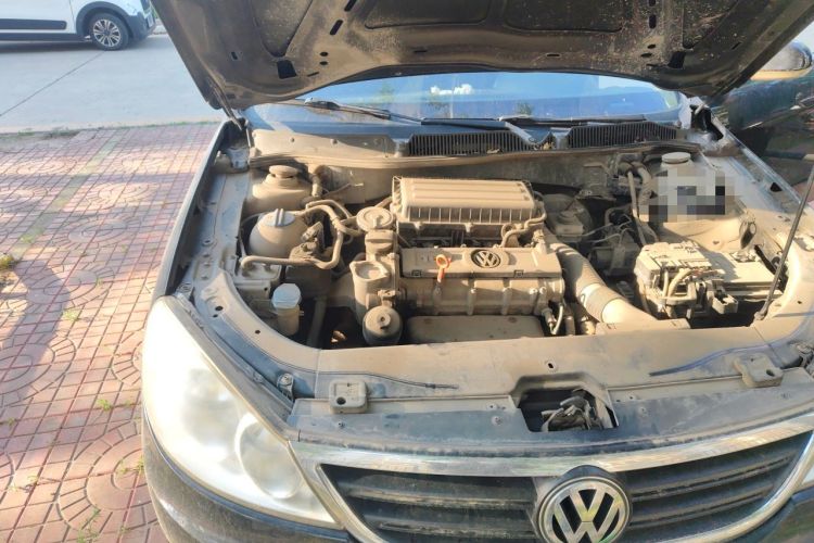 Used Volkswagen Lavida 2011 1.6L Automatic PinYou Edition Engine Bay Right
