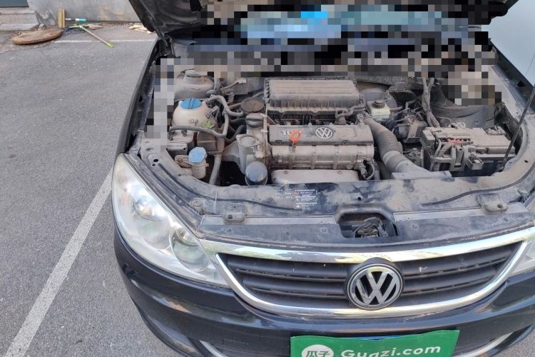 Used Volkswagen Lavida 2011 1.6L Manual Joy Version Engine Bay Right