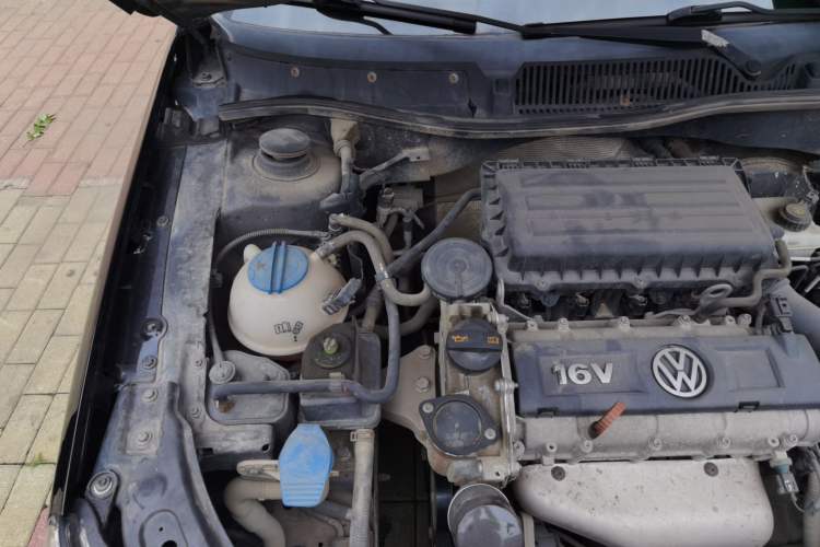 Used Volkswagen Lavida 2011 1.6L Automatic PinYou Edition Engine Bay Right