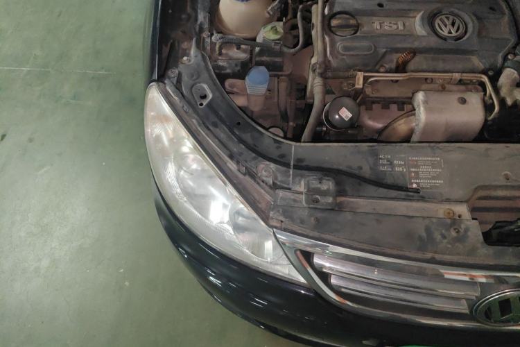 Used Volkswagen Lavida 2011 1.4 TSI Manual Prestige Edition Engine Bay Right