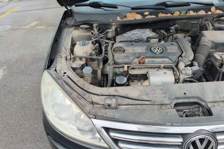 Used Volkswagen Lavida 2011 1.4 TSI DSG Prestige Edition Engine Bay Right