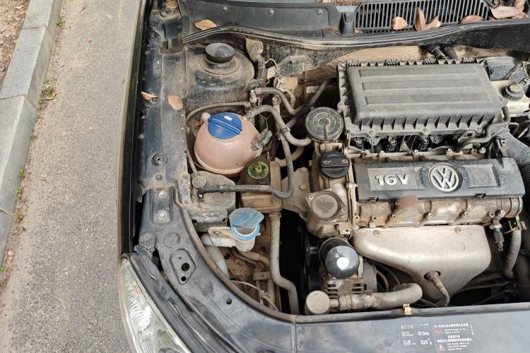 Used Volkswagen Lavida 2011 1.6L Automatic Pinxuan Edition Engine Bay Right