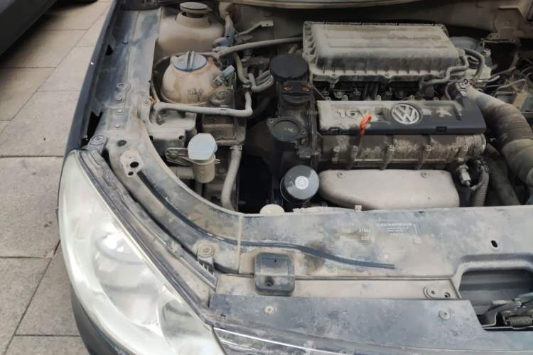 Used Volkswagen Lavida 2011 1.6L Manual Joy Version Engine Bay Right