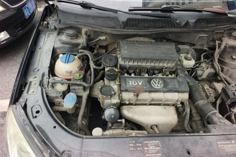 Used Volkswagen Lavida 2011 1.6L Automatic PinYou Edition Engine Bay Right