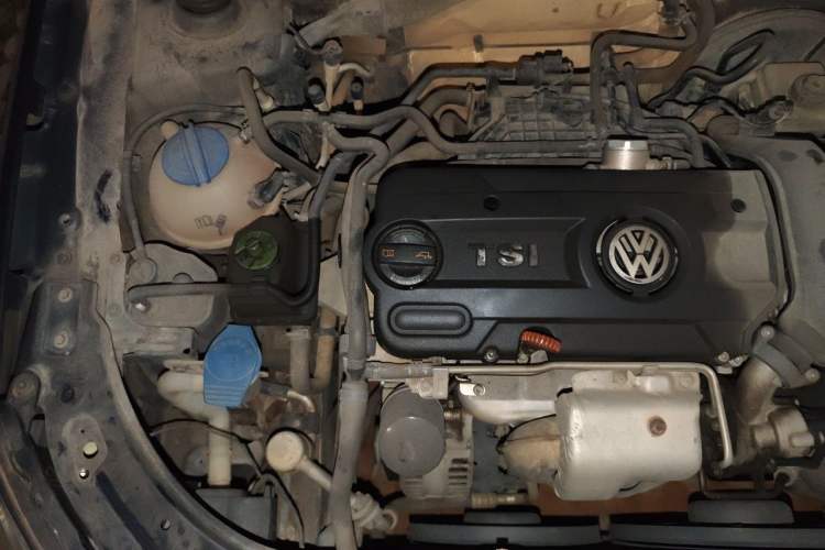 Used Volkswagen Lavida 2011 1.4 TSI Manual Prestige Edition Engine Bay Right