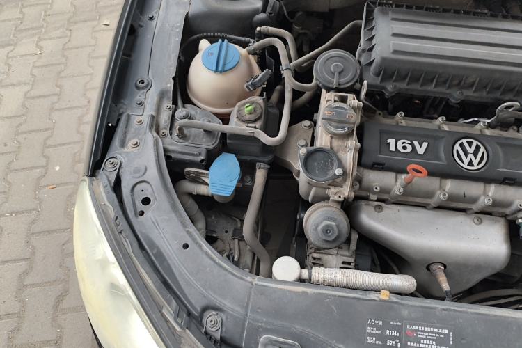 Used Volkswagen Lavida 2011 1.6L Automatic PinYou Edition Engine Bay Right
