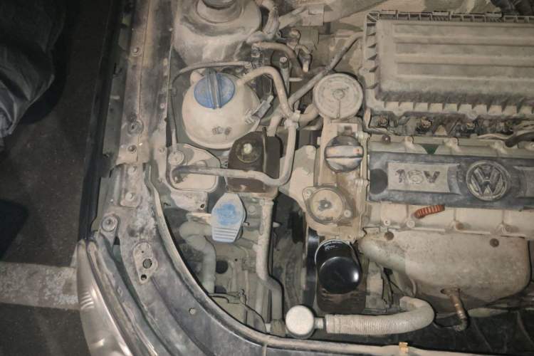 Used Volkswagen Lavida 2011 1.6L Manual Joy Version Engine Bay Right