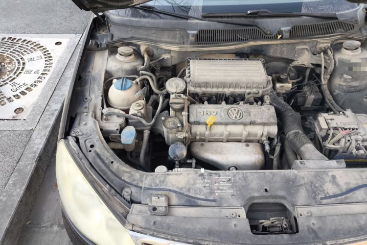 Used Volkswagen Lavida 2011 1.6L Manual - Premium Edition Engine Bay Right
