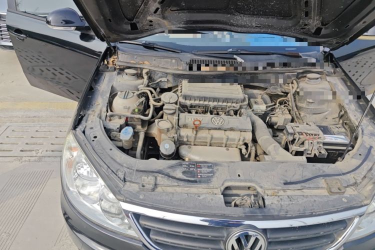 Used Volkswagen Lavida 2011 1.6L Manual Joy Version Engine Bay Right