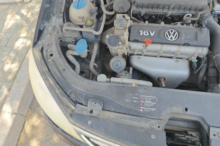 Used Volkswagen Lavida 2011 1.6L Automatic PinYou Edition Engine Bay Right