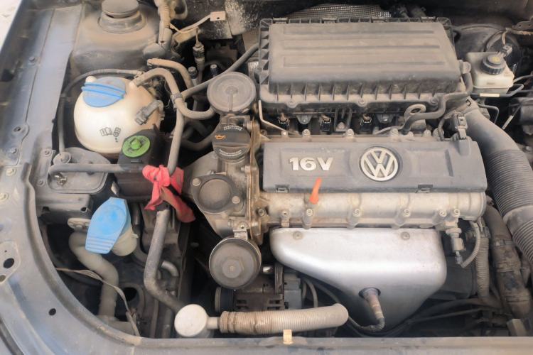 Used Volkswagen Lavida 2011 1.6L Automatic PinYou Edition Engine Bay Right