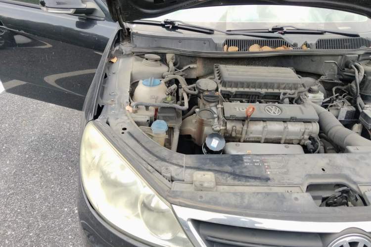 Used Volkswagen Lavida 2011 1.6L Automatic PinYou Edition Engine Bay Right